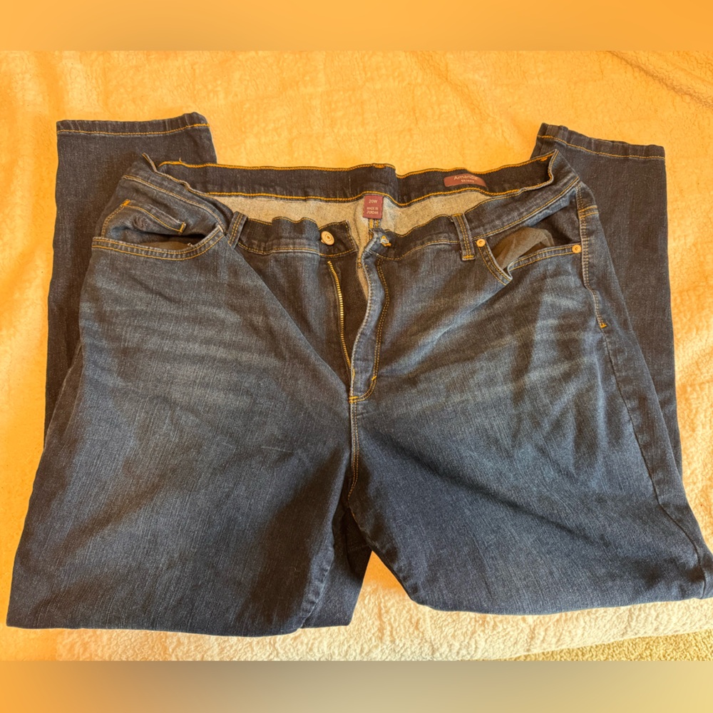 Women's Classic Dark Blue Straight Jeans - Picture 3 of 4